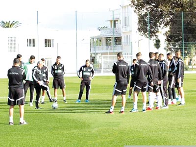 Avec l’arrivée de Boudebouz et M’Bolhi Les Verts au grand complet à Sidi Moussa