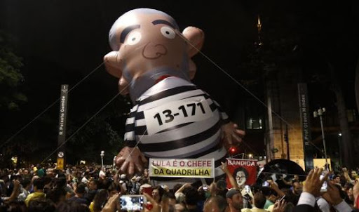 Brésil : une écoute téléphonique attise la colère contre Lula et Dilma Roussef