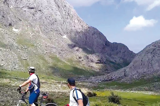 Confidences de touristes Français à Tikjda: “Les Algériens sont un peuple digne”