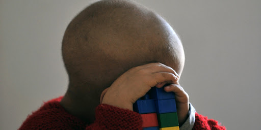 émouvante : Ce garçon apprend qu’il est guéri du cancer !