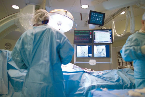 Encadrés par le pr Victor Stratiev du CHU de Saint-Denis:  Des spécialistes en formation à l’EHS de Draâ Ben Khedda