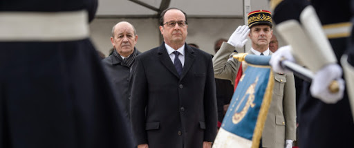 Hollande répond à la polémique sur la commémoration de la guerre d&rsquo;Algérie