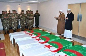 Hommage aux 12 militaires tués dans le crash de Reggane