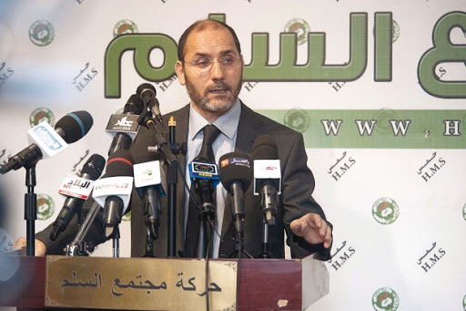 Il l’accuse d’être le principal responsable de la crise économique Makri : “Chakib Khelil n’est pas le bienvenu !”