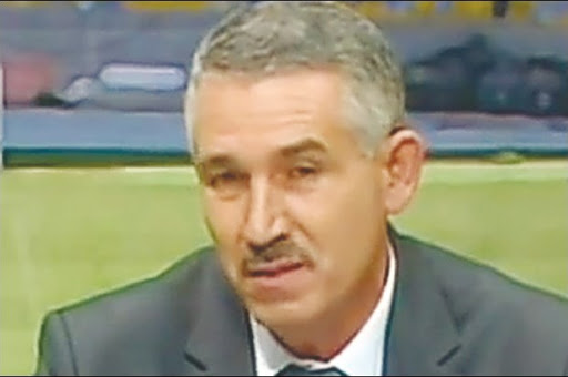 Il menace d’arrêter le consulting pour l’ENTV: Mohamed Youbi contre la protection de l’arbitrage de la critique