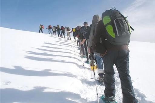 Ils se sont égarés pendant une tempête de neige: Vingt-quatre touristes pris au piège à Tikjda