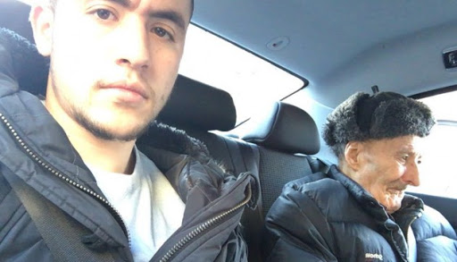 J&rsquo;héberge Abdel Aziz, SDF, et grâce à Facebook, j&rsquo;ai retrouvé sa famille en Algérie