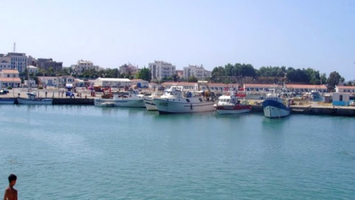 Jijel: le port de Boudis ouvert en été au public et aux loisirs familiaux