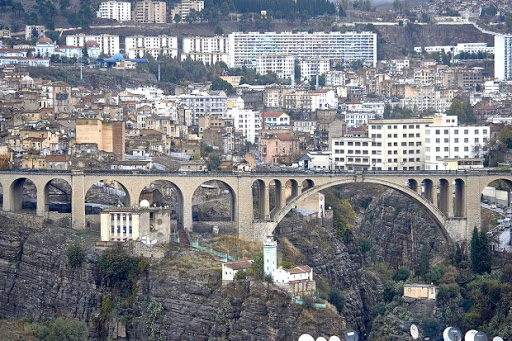 La 2e phase de sa réhabilitation devait être amorcée il y a des semaines Un accident provoque des dégâts au vieux pont Sidi-Rached
