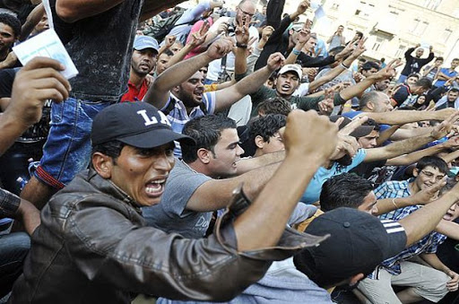 Le Migrant, Pauvre parmi les pauvres