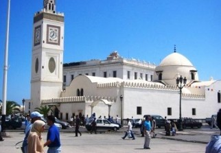 Les imams appelés à sensibiliser les citoyens aux menaces qui pèsent sur le pays