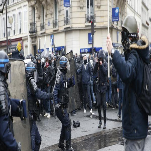 Loi Travail: heurts et interpellations à Paris