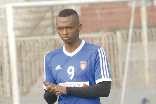 Pour se conformer à la nouvelle réglementation de la faf Andréa : “Je dois avoir la nationalité algérienne”