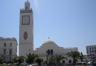 Prêche du vendredi : appel à préserver l&rsquo;unité nationale et la sécurité du pays