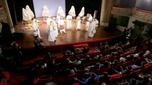 Rencontres Alloula: le texte « Akli et Menaouer » de la pièce « El Ajouad » interprété avec brio par de jeunes comédiens