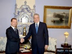 Abdelmalek Sellal s’entretient avec son homologue russe Dimitri Medvedev