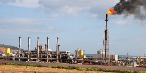 Algérie : Les revenus pétroliers en baisse de près de 40%