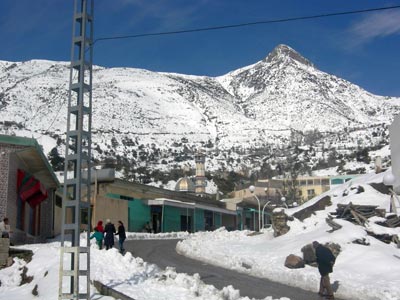 Bejaia Sur le sommet du mont Takintoucht