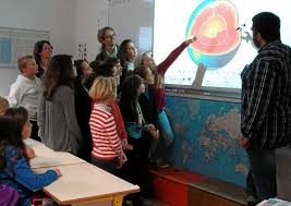 CEM Fadhila-Saadane (Bab-Ezzouar): Les parents d’élèves assistent au cours de sciences naturelles