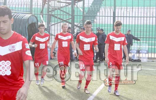 CRB : Une trentaine de supporters ont discuté avec les joueurs et exigé une victoire face à Blida