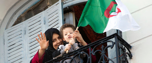 Deux ans après l&rsquo;élection présidentielle, l&rsquo;Algérie en quête d&rsquo;une sortie du « 18 rue de l&rsquo;impasse »