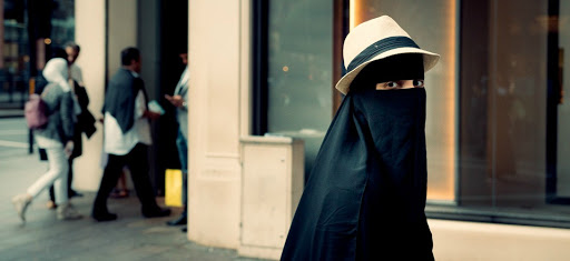 En Lettonie, bientôt une loi contre le voile intégral (porté par trois femmes dans le pays)