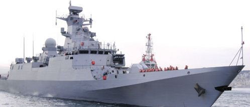 Gaïd Salah supervise des exercices navals et des tirs de missiles mer-mer