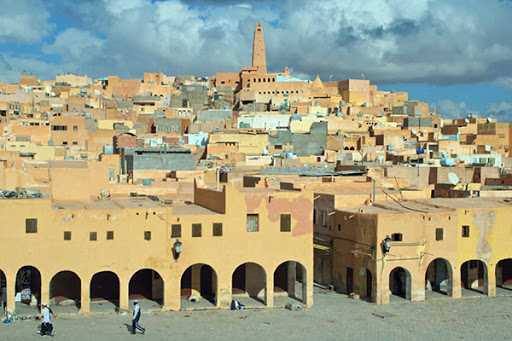 Ghardaïa : 13 blessés dans une attaque armée contre un bus