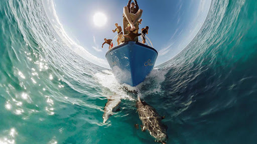 GoPro lance une nouvelle caméra 360° et une plateforme en ligne dédiée à la réalité virtuelle