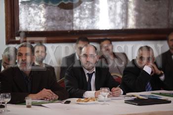 Il tire sur ouyahia et benghebrit, Le combat douteux de Makri