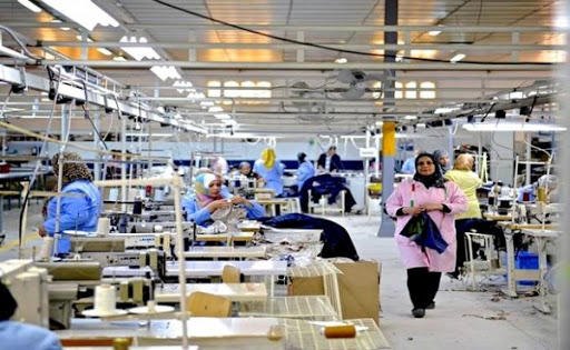 Industrie: accélération du rythme de croissance à 3,9% en 2015, record du textile (ONS)