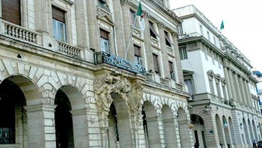 Laksaci appelle à une coopération internationale pour faire face à la crise