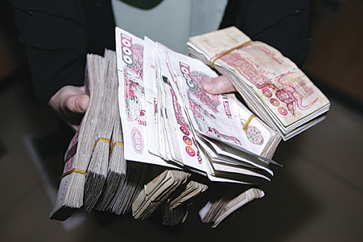 Les Algériens prêtent 2.000 milliards aux banques