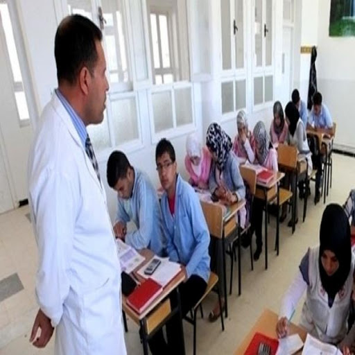 Les lois de la fonction publique interdisent le recrutement direct et sans concours