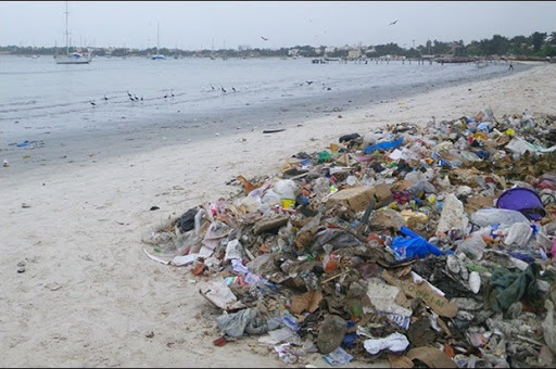 Les plages de la Corniche défigurées par l&rsquo;illicite et l&rsquo;insalubrité: Un littoral à l&rsquo;agonie, à deux mois de la saison estivale