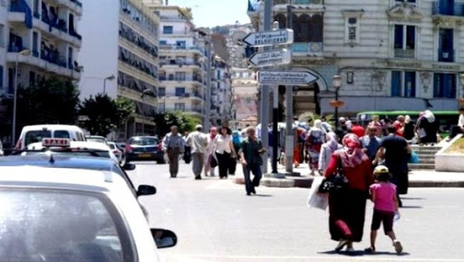 Nécessite de mise en place d’une commission nationale pour fixer les noms des lieux