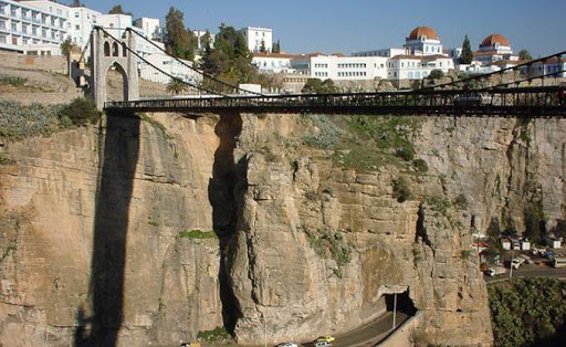 Sellal distribuera 8000 logements à Constantine