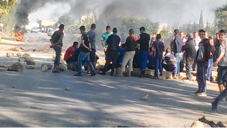 Tébessa: Les habitants de Kalitoussa coupent la route