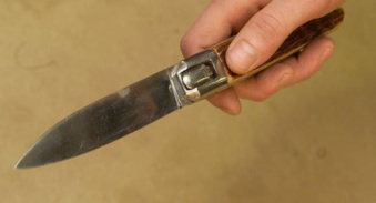 Tlemcen : Un jeune assène des coups de couteau à ses parents