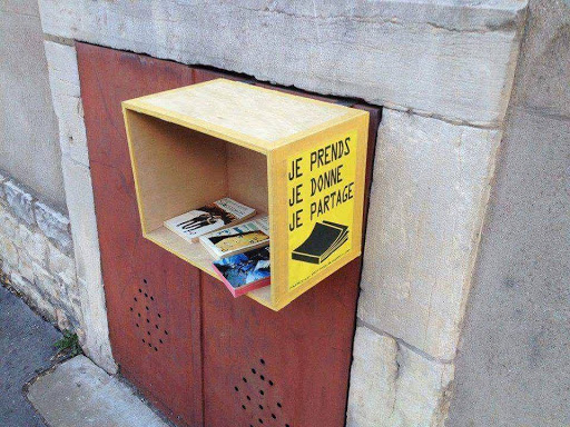 Une belle initiative se met en place : une boite d’échange de livres entre voisins de quartier