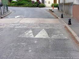 Aïn El Turck: La commune lance une opération d&rsquo;éradication de ralentisseurs hors normes