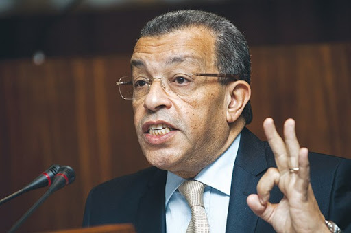 Alors que les chiffres qu’il a avancés la veille inquiètent Abderrahmane Benkhalfa : “L’Algérie n’est pas en crise”