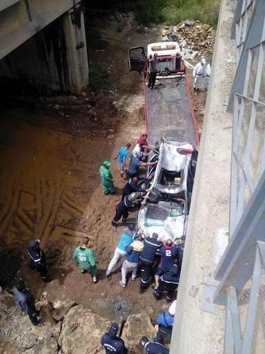 Arrêt sur image: La protection civile sort une voiture de Oued El Harrach