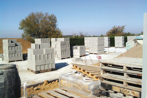 Cette unité devrait contribuer grandement au développement local à Annaba: Berrahal se dote d’une usine de blocs à béton