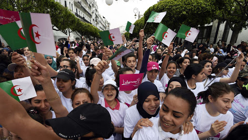 Des centaines de femmes dans les rues d&rsquo;Alger pour une course inédite