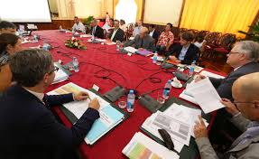 Examen des préparatifs pour le forum algéro-britannique sur le commerce et l’investissement prévu le 22 mai à Alger