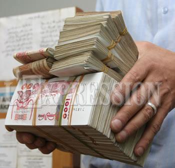 Ils défient l&rsquo;Etat et brassent 2400 milliards de centimes en trois mois: le règne des barons