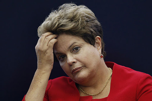 La présidente du Brésil Dilma Rousseff a été suspendue ce jeudi 12 mai 2016 de ses fonctions par le Sénat, qui va la soumettre à un procès en destitution pour maquillages des comptes publics.