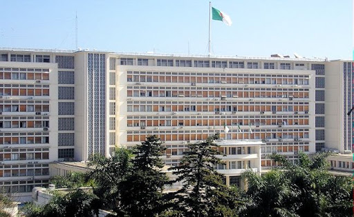 L’Algérie sans « Fikra 2016 » scrute encore une embellie dans « le trou d’air »