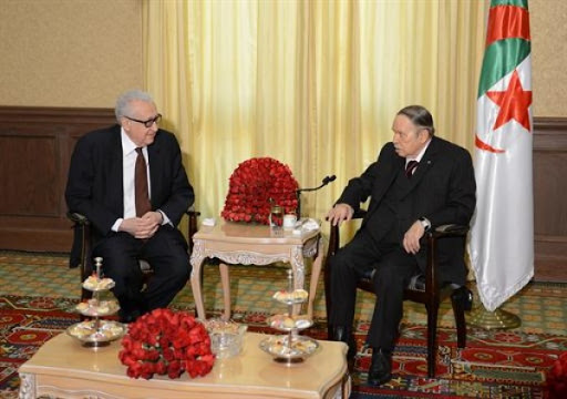 Le président Bouteflika reçoit le diplomate algérien Lakhdar Brahimi